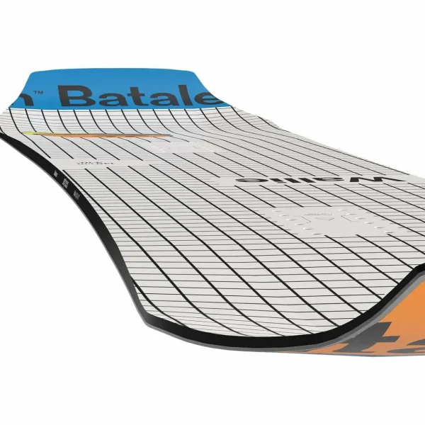 Bataleon Wallie Snowboard + Chaos Heelwrap Snowboard Bindings 2025