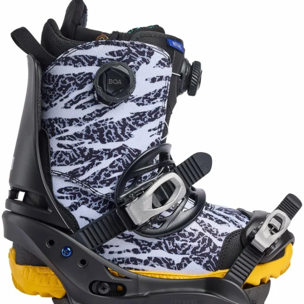 Burton Cartographer Snowboard + Lexa EST Snowboard Bindings - Women's 2025
