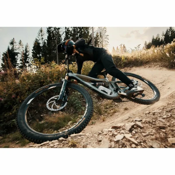 Fidlock Twist 750 25oz Compact Water Bottle with Bike Base