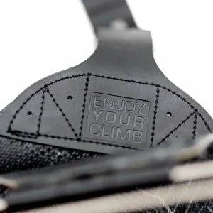 Jones Ultralight Solution Splitboard + Karakoram X-Carbon + Split Interface Splitboard Bindings + Nomad Pro Universal Tail Clip Splitboard Skins 2025