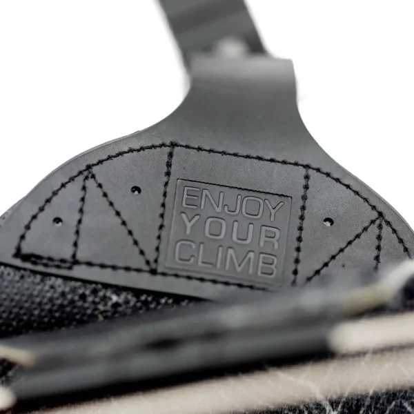 Jones Ultralight Solution Splitboard + Karakoram X-Carbon + Split Interface Splitboard Bindings + Nomad Pro Universal Tail Clip Splitboard Skins 2025