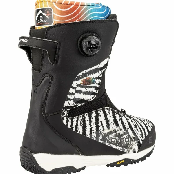 Nitro Squash Snowboard  + One Snowboard Bindings + Skylab Boa Snowboard Boots 2025