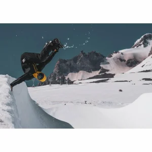 Season Nexus Snowboard + Universal Snowboard Bindings 2025