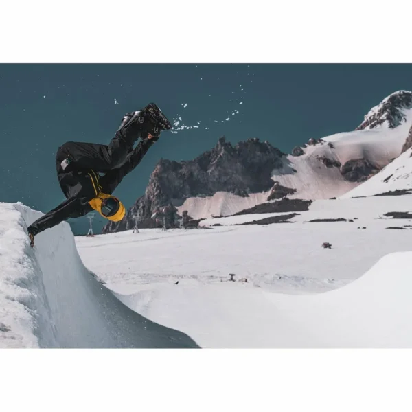 Season Nexus Snowboard + Universal Snowboard Bindings 2025