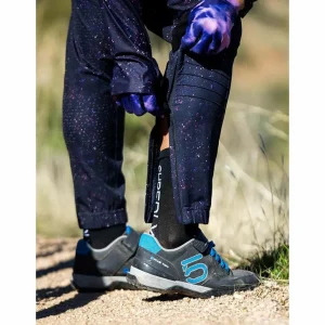 Women Shredly All Time Zipper Snap Mid-Rise Pants - Women's