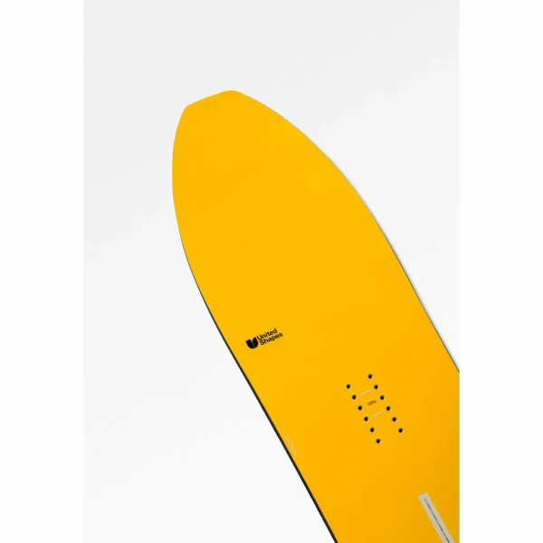 United Shapes Experiment Snowboard + Union Atlas Snowboard Bindings 2025